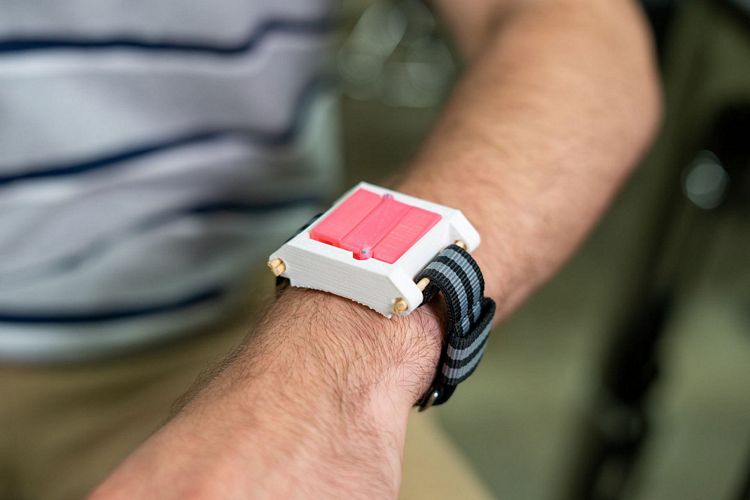 EpiWear syringe watch