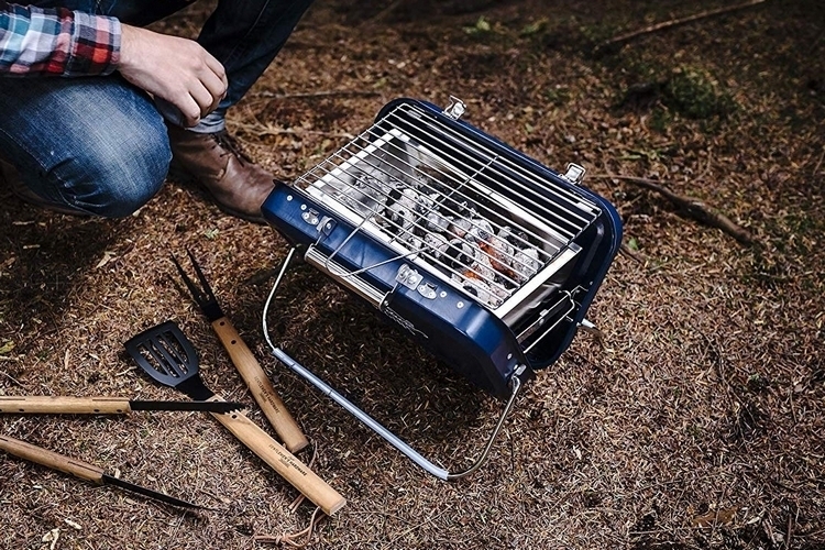 gentlemens-hardware-portable-barbecue-3