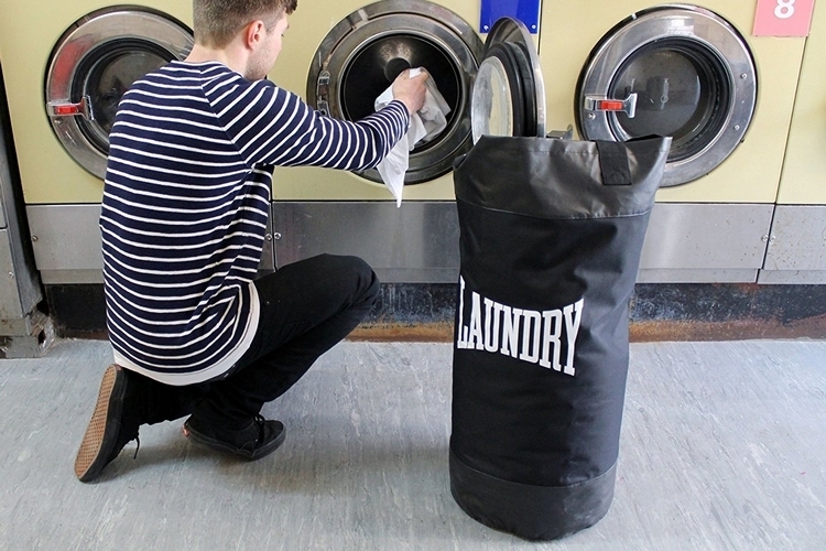 suck-uk-punch-bag-laundry-bag-3