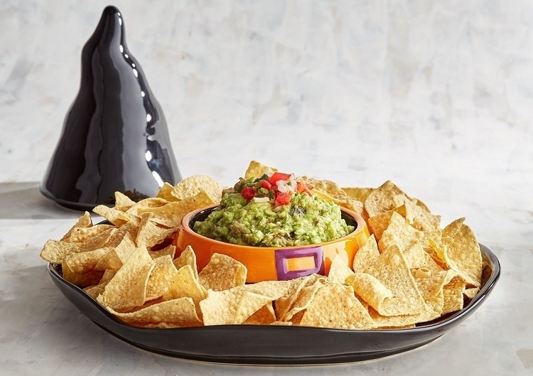 witch-hat-chip-and-dip-server-1